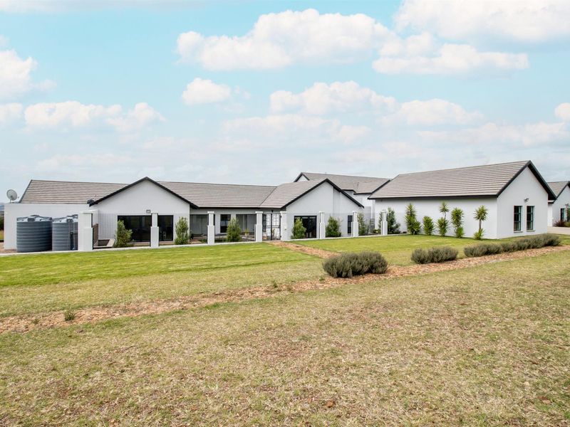 A RARE MASTERPIECE OF DISTINCTION | R13 MILLION - Photo 4
