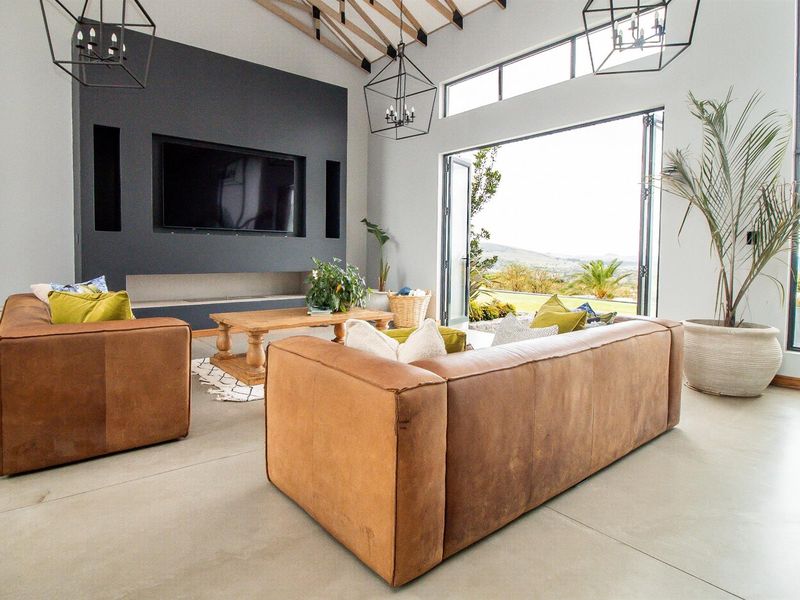 A RARE MASTERPIECE OF DISTINCTION | R13 MILLION - Photo 8