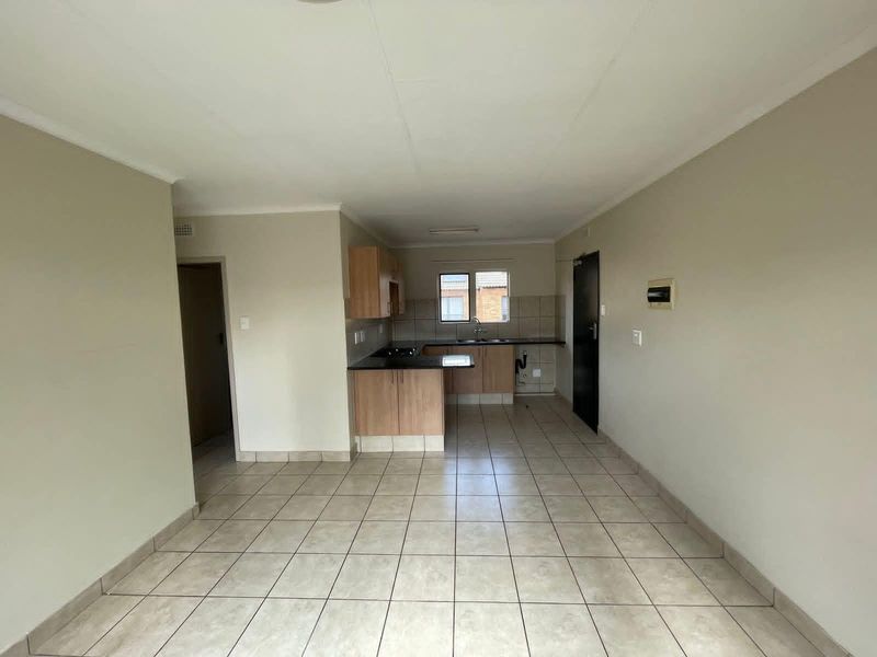 2 Bedroom Apartment / Flat for Sale in Olympus AH, Pretoria East - Photo 8