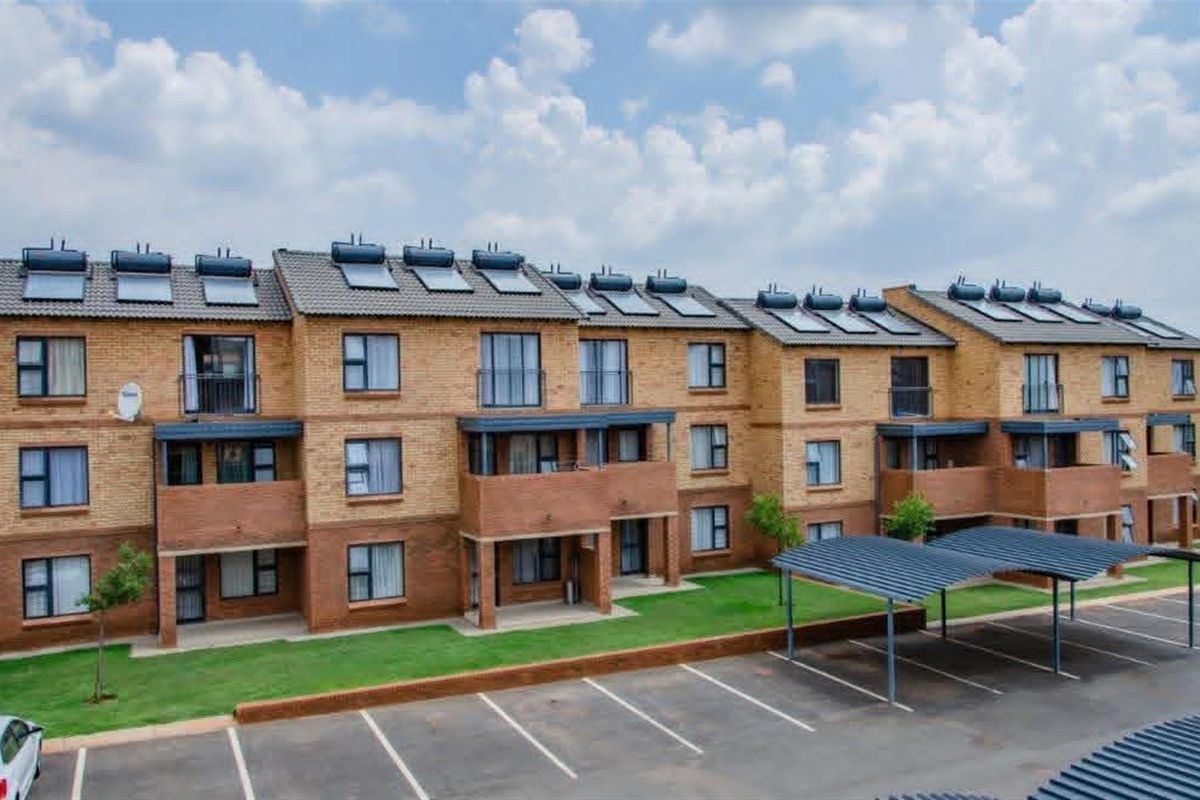 2 Bedroom Apartment / Flat for Sale in Olympus AH, Pretoria East - Photo 2