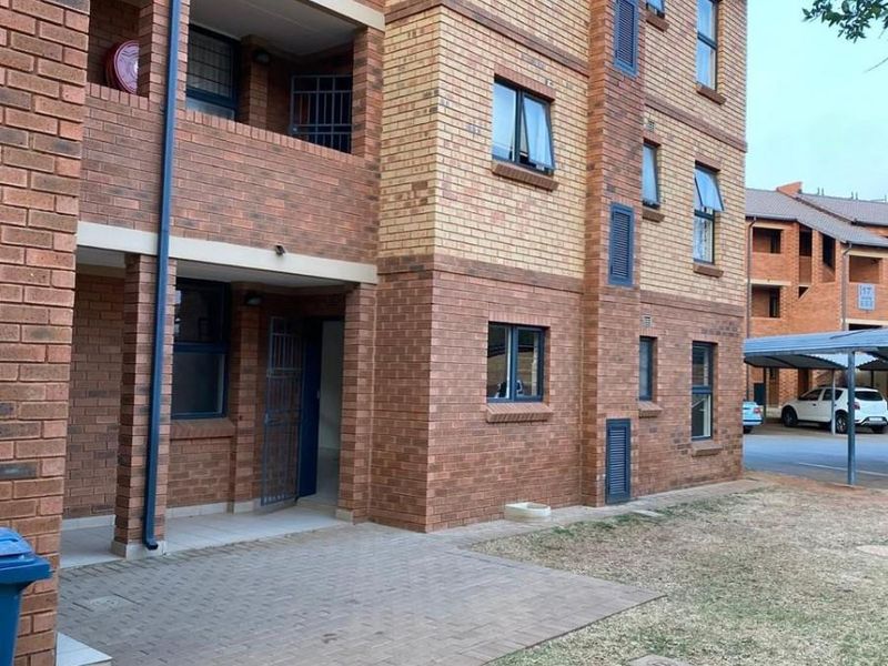 2 Bedroom Apartment / Flat for Sale in Olympus AH, Pretoria East - Photo 5