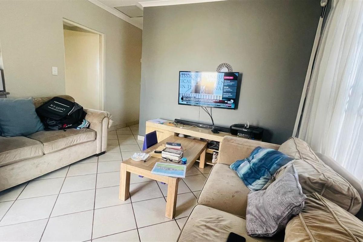 House For Sale in The Orchards, Akasia - Photo 4