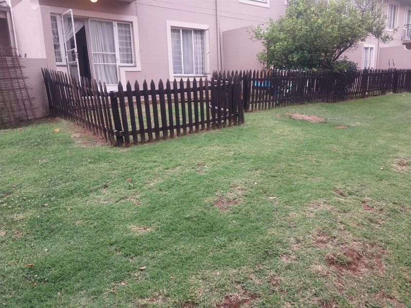 2 Bedroom Townhouse for Sale in Rembrandt Park - Photo 4