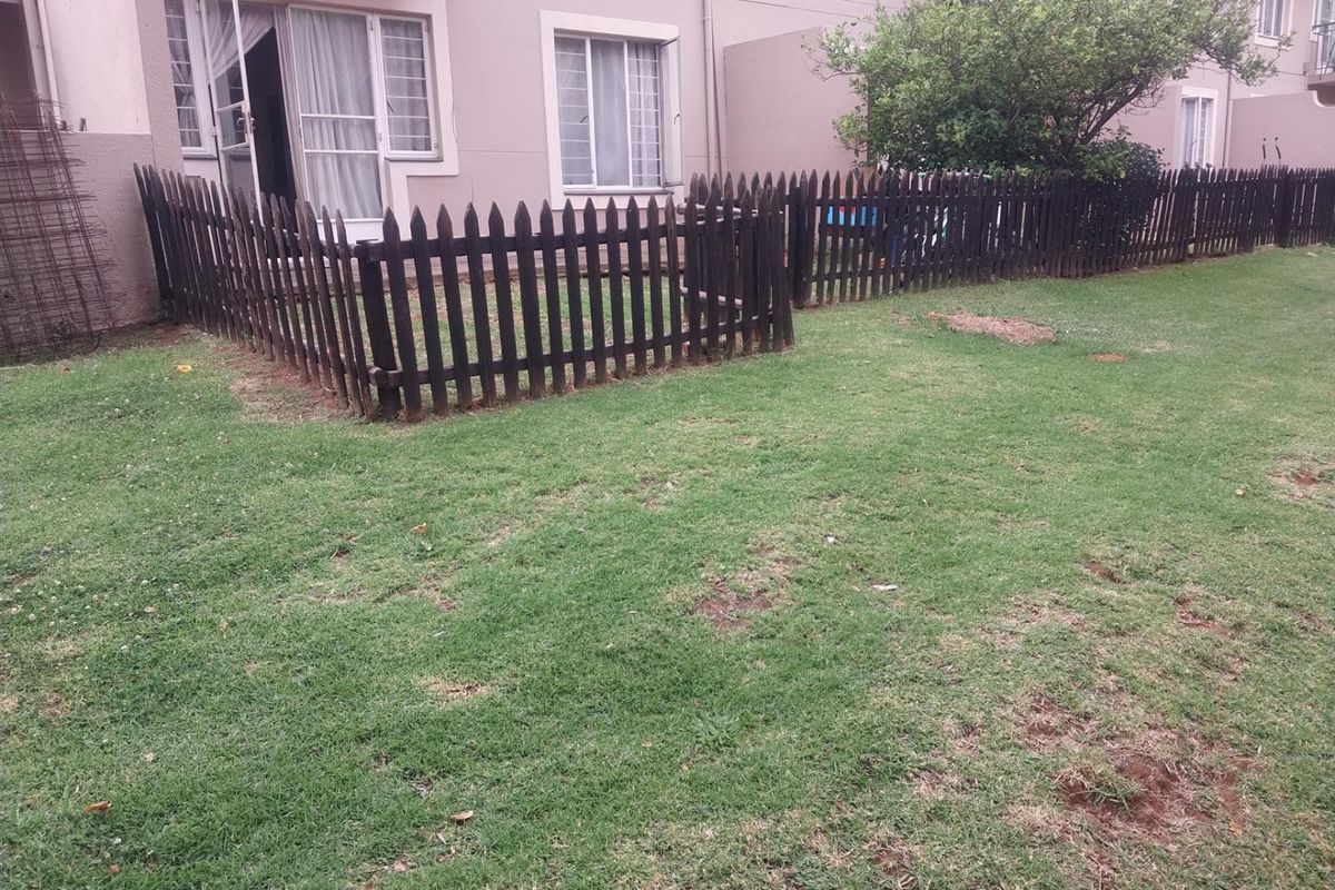 2 Bedroom Townhouse for Sale in Rembrandt Park - Photo 4