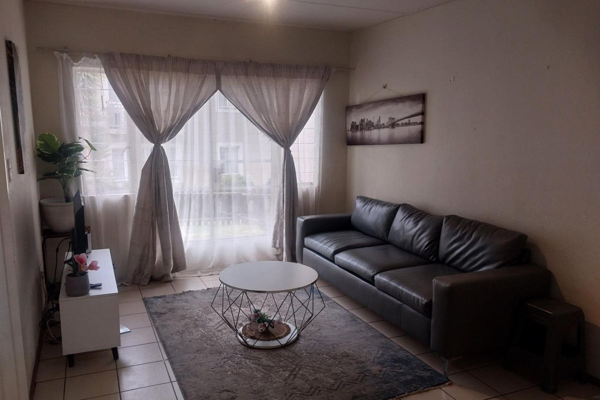 2 Bedroom Townhouse for Sale in Rembrandt Park - Photo 5