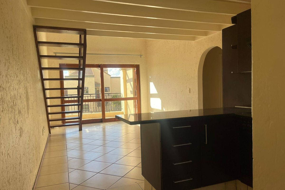 2 Bed 1 bath loft - Photo 3