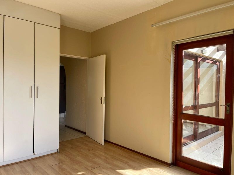 2 Bed 1 bath loft - Photo 5