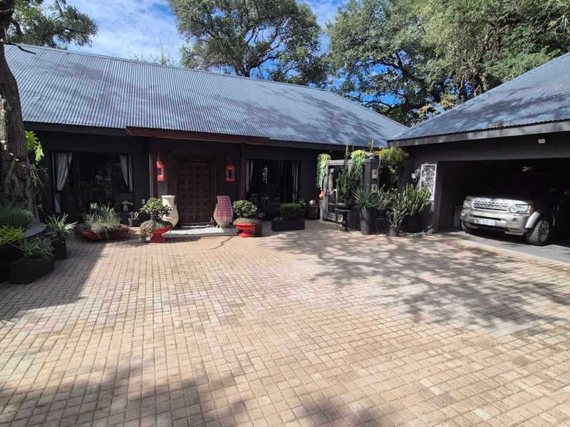 A warm, luxurious jewel of a Home available in Blyde Wildlife Estate - Photo 7