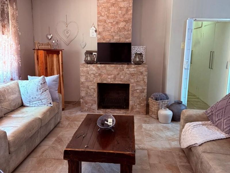 House for Sale in Ritchie - Photo 3