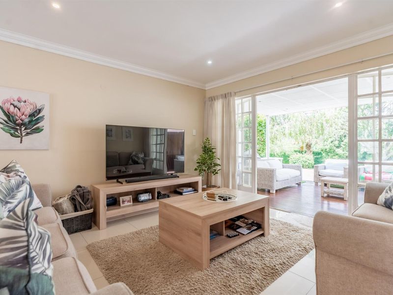 Easy Living in Prime Location - Photo 1