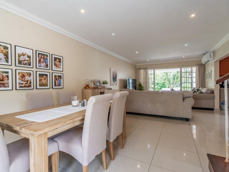 Easy Living in Prime Location - Photo 3
