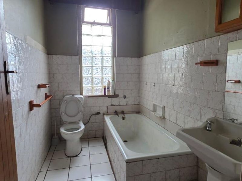 House For Sale in Springs Central, Springs - Photo 10