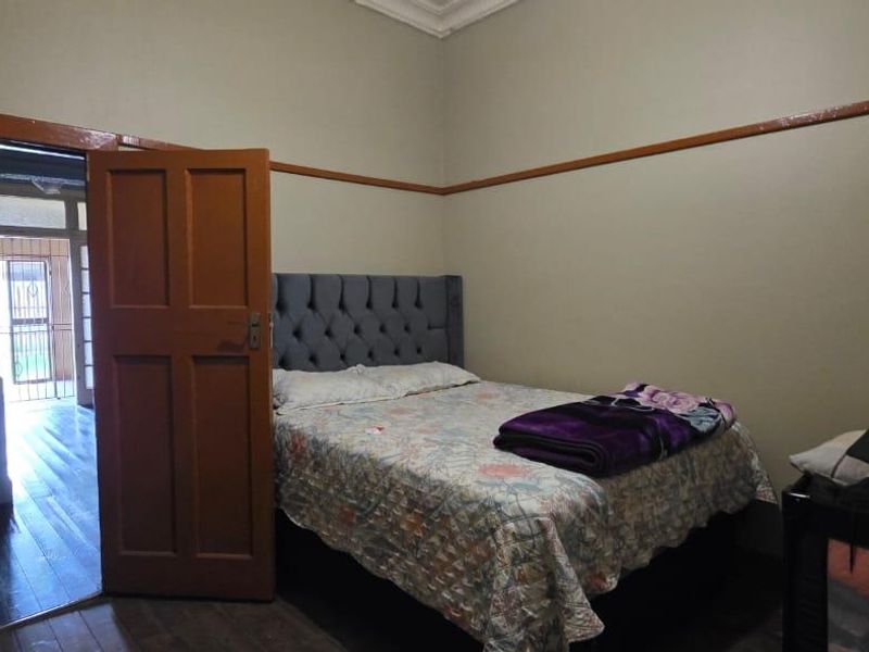 House For Sale in Springs Central, Springs - Photo 5