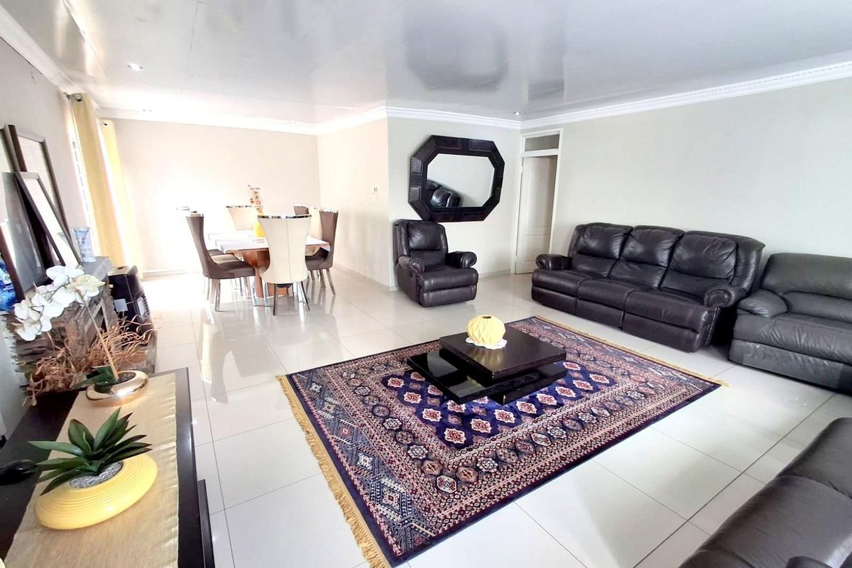 SPACIOUS FAMILY HOME IN THE HEART OF EDENVALE - Photo 3