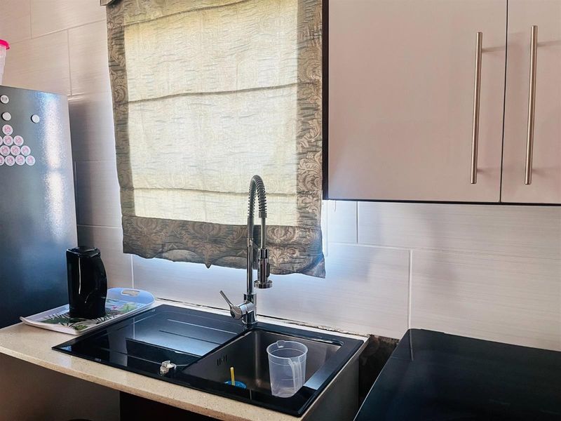 2 Bedroom House For Sale in Kya Sands Estate, Randburg - Photo 10