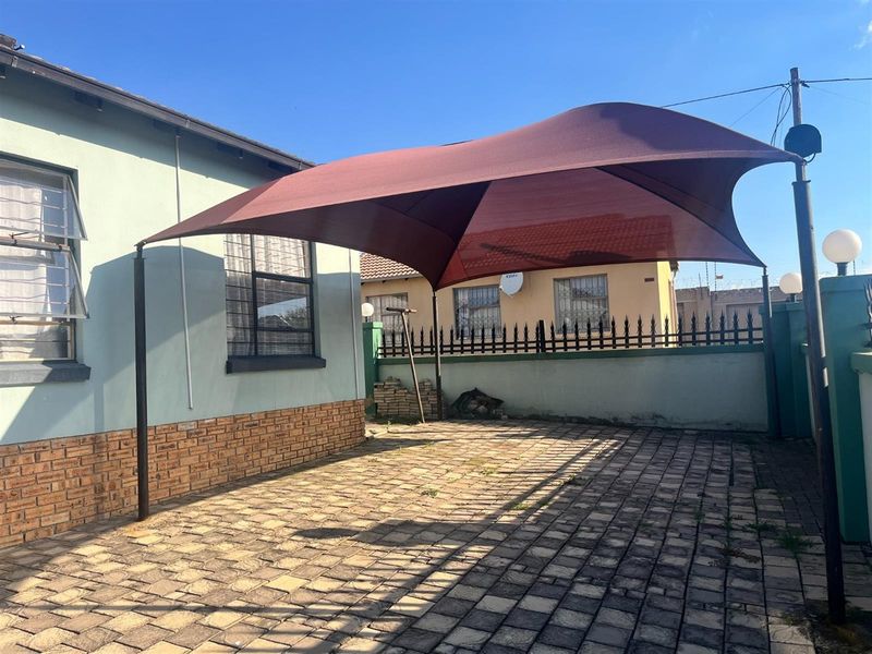 2 Bedroom House For Sale in Kya Sands Estate, Randburg - Photo 7