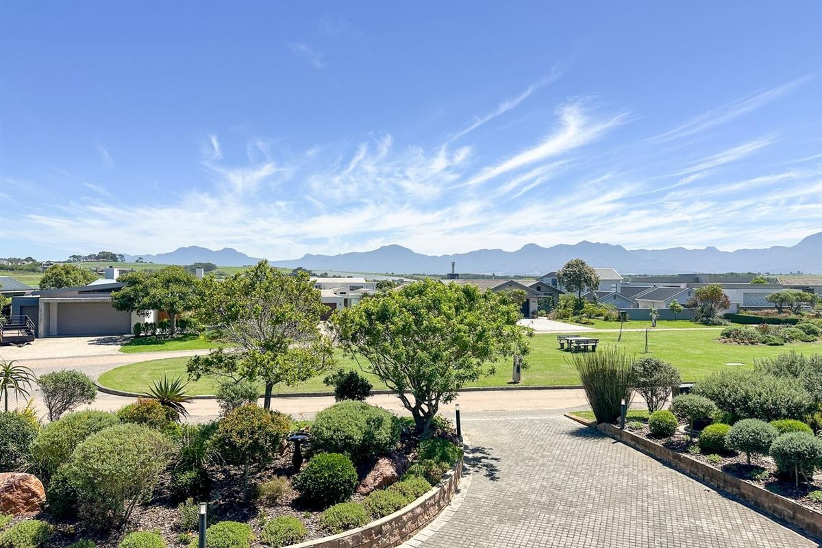 Spacious Panoramic Perfection Pairing Pristine Oceans with Majestic Outeniqua Peaks - Photo 2