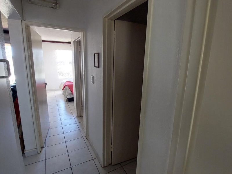 2 Bedroom Ground Floor Apartment/Flat For Sale, Uvongo - Photo 9