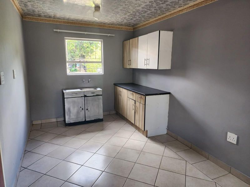 Apartment To Rent in Oos Einde, Rustenburg, North West - Photo 3