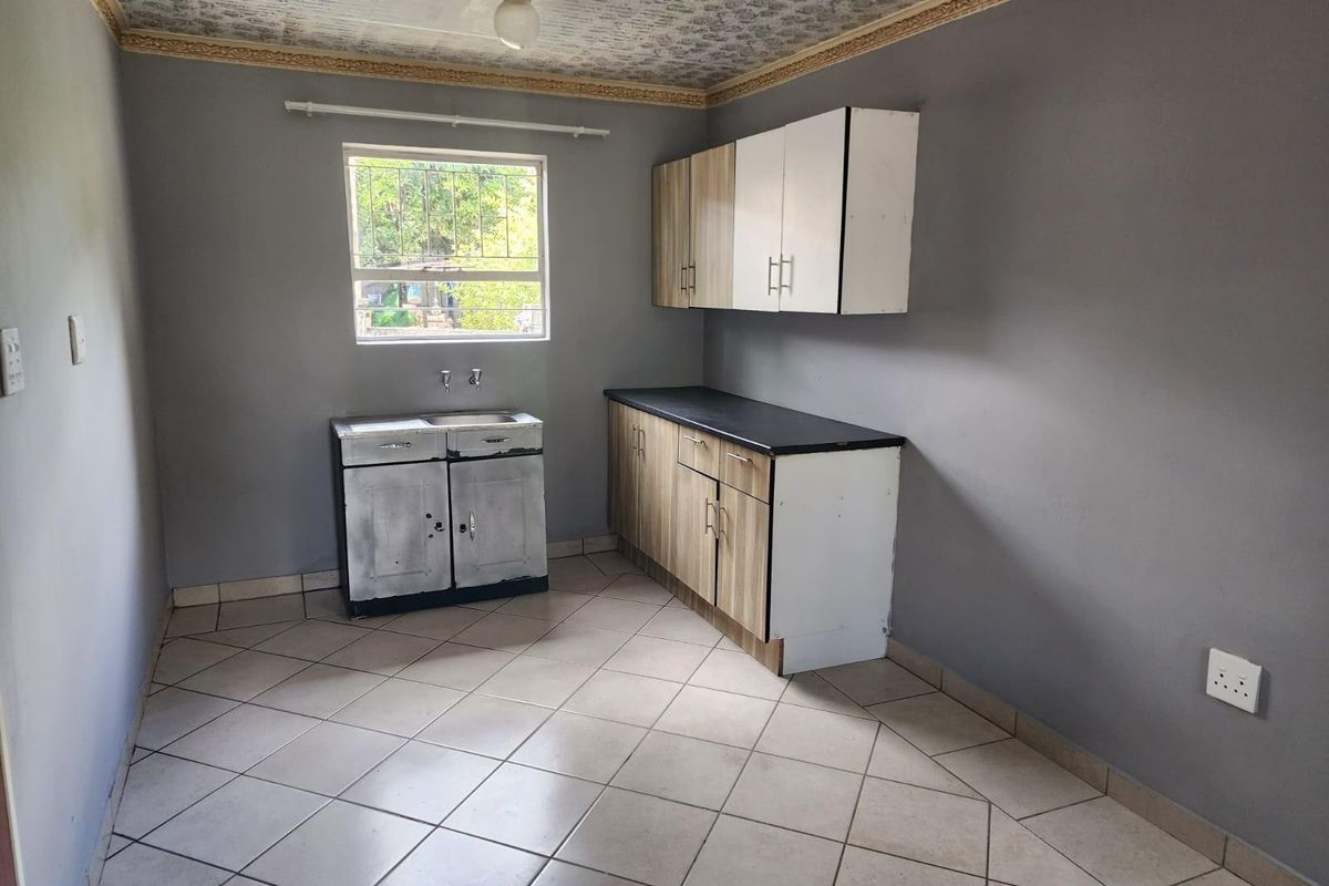 Apartment To Rent in Oos Einde, Rustenburg, North West - Photo 3