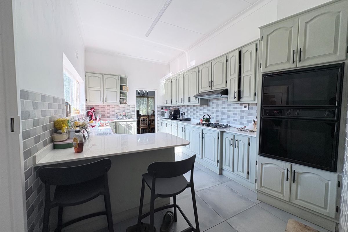 House For Sale in Horizon View, Roodepoort - Photo 3