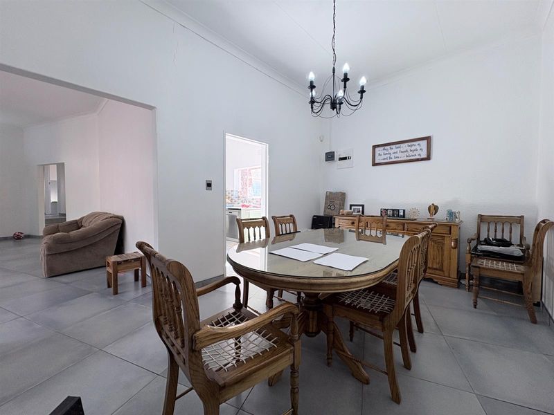 House For Sale in Horizon View, Roodepoort - Photo 8