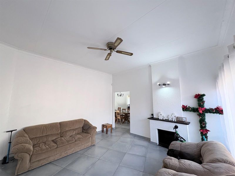 House For Sale in Horizon View, Roodepoort - Photo 5