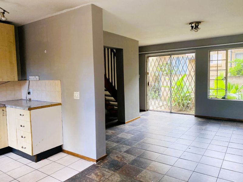 Townhouse For Sale in Van Riebeeck Park, Kempton Park - Photo 6