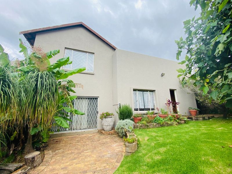 House For Sale in Van Riebeeck Park, Kempton Park - Photo 1