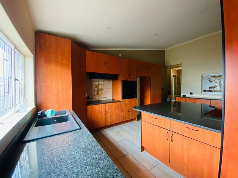 House For Sale in Van Riebeeck Park, Kempton Park - Photo 10