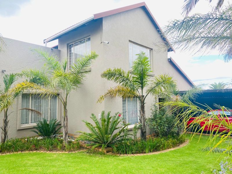 House For Sale in Van Riebeeck Park, Kempton Park - Photo 2