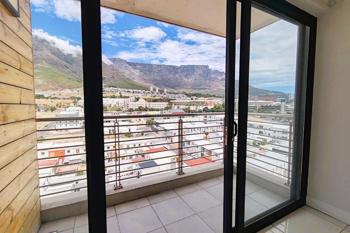 No Transfer Duty!!! Apartments For Sale in Zonnebloem, Cape Town - Photo 2