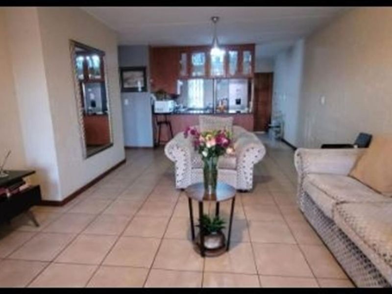 Elegant 2-Bedroom Townhouse for Sale in Meyersdal - Photo 7