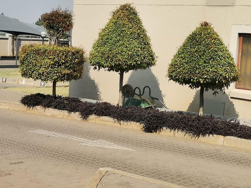 Elegant 2-Bedroom Townhouse for Sale in Meyersdal - Photo 3