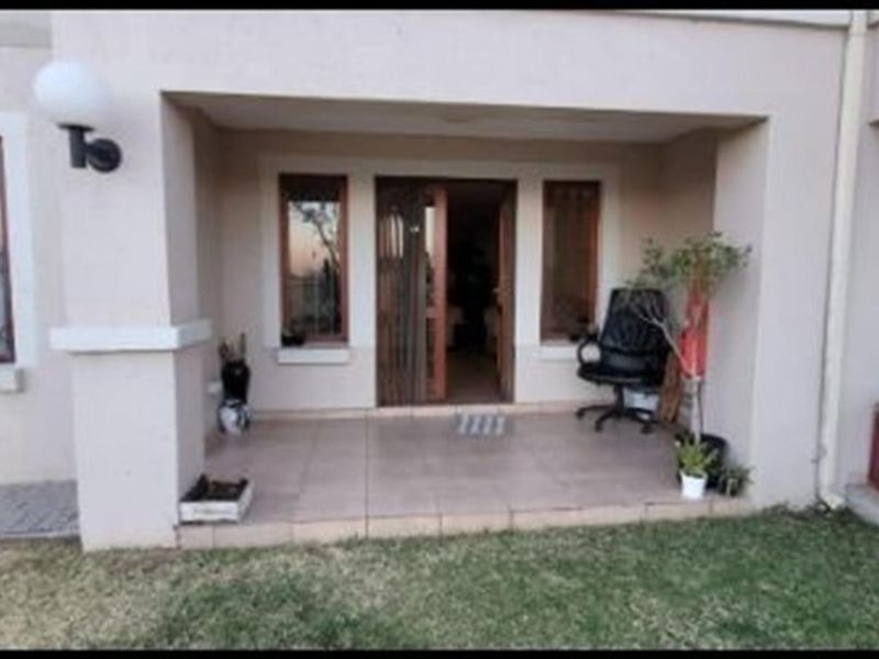 Elegant 2-Bedroom Townhouse for Sale in Meyersdal - Photo 5