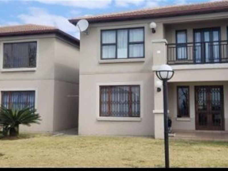 Elegant 2-Bedroom Townhouse for Sale in Meyersdal - Photo 4