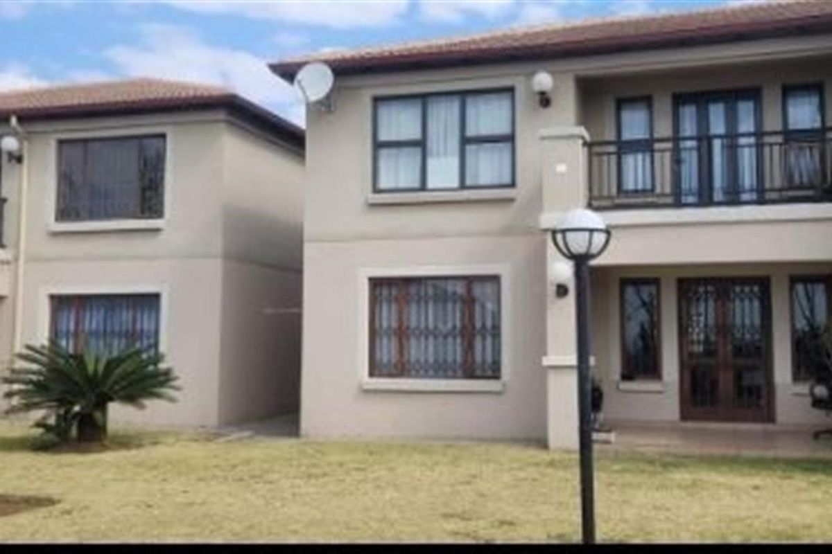 Elegant 2-Bedroom Townhouse for Sale in Meyersdal - Photo 4