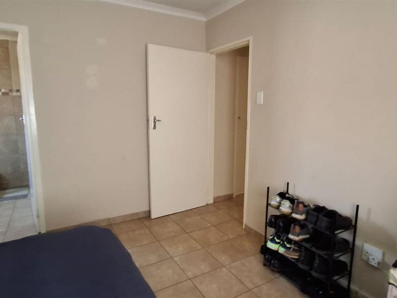 Modern 3-Bedroom Family Home for Sale in Leopard’s Rest, Albertsdal - Photo 9