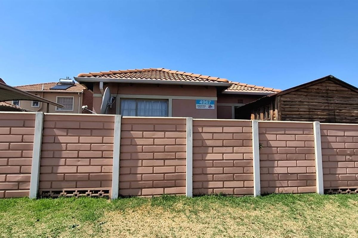 Modern 3-Bedroom Family Home for Sale in Leopard’s Rest, Albertsdal - Photo 2