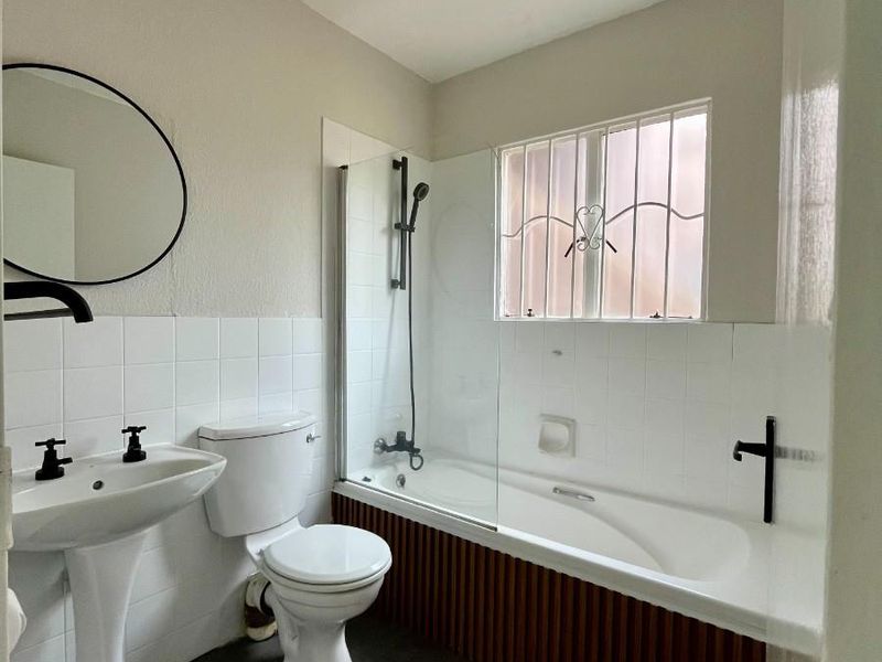 Apartment For Sale in Weltevreden Park, Roodepoort - Photo 8