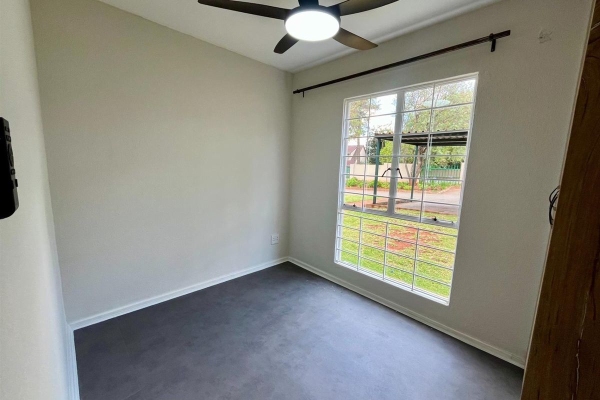 Apartment For Sale in Weltevreden Park, Roodepoort - Photo 5