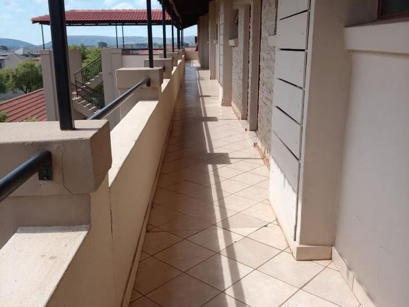 1 Bedroom Flat/Apartment For Sale in Savannah Country Estate, Pretoria - Photo 6