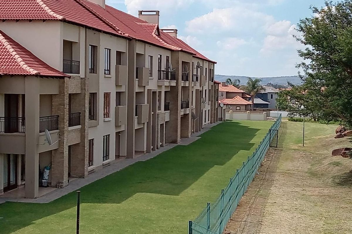1 Bedroom Flat/Apartment For Sale in Savannah Country Estate, Pretoria - Photo 2