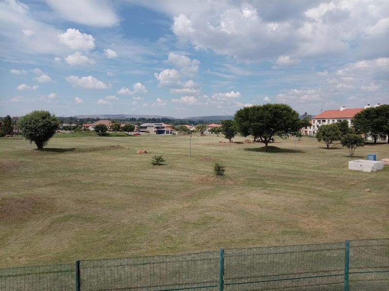 1 Bedroom Flat/Apartment For Sale in Savannah Country Estate, Pretoria - Photo 4