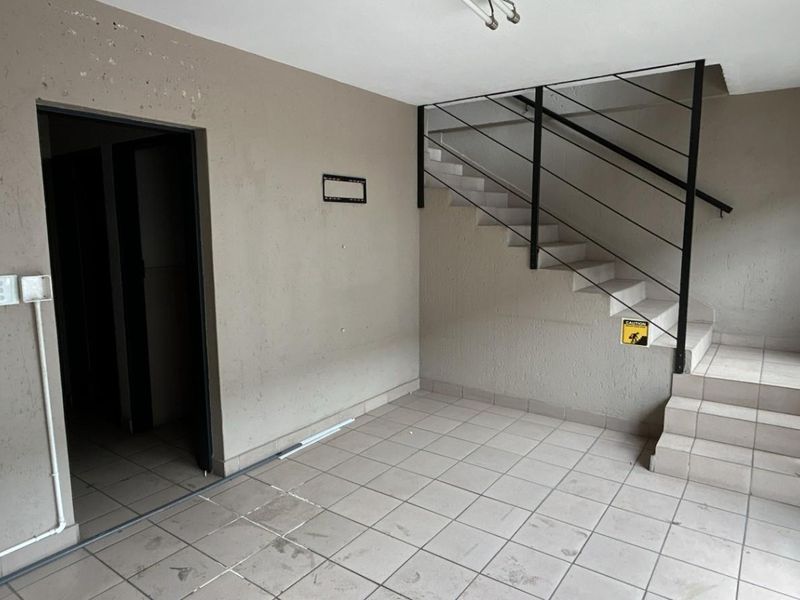 334 sqm Warehouse To Rent | Secure Park | Prime Pomona Location - Photo 10