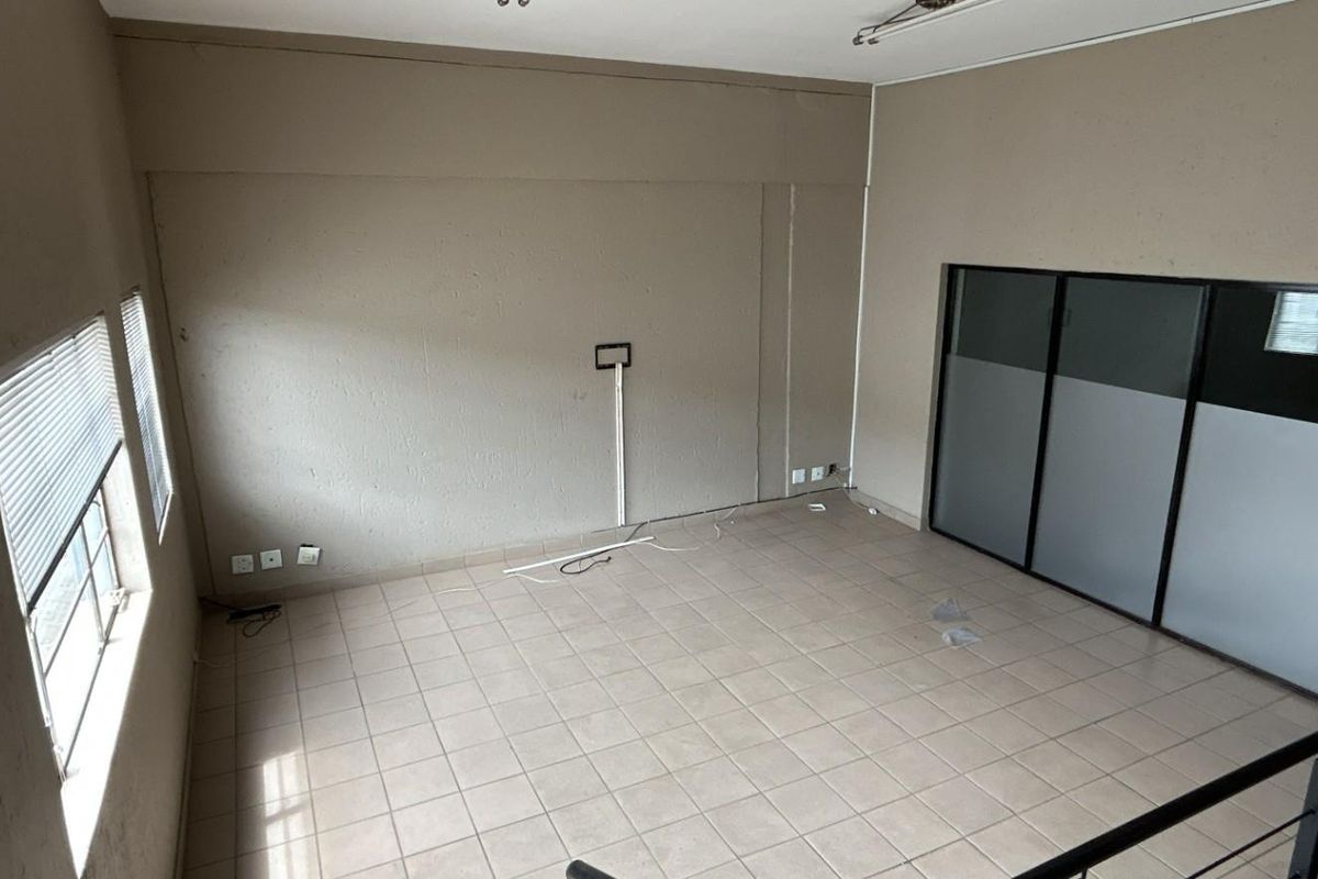 334 sqm Warehouse To Rent | Secure Park | Prime Pomona Location - Photo 5