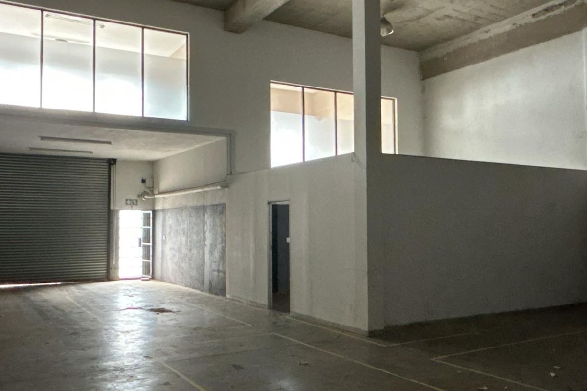 334 sqm Warehouse To Rent | Secure Park | Prime Pomona Location - Photo 2