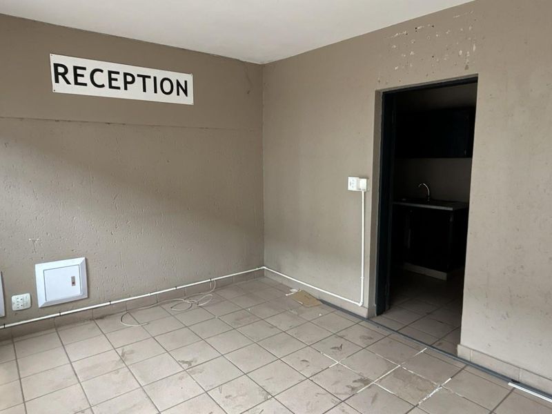 334 sqm Warehouse To Rent | Secure Park | Prime Pomona Location - Photo 9