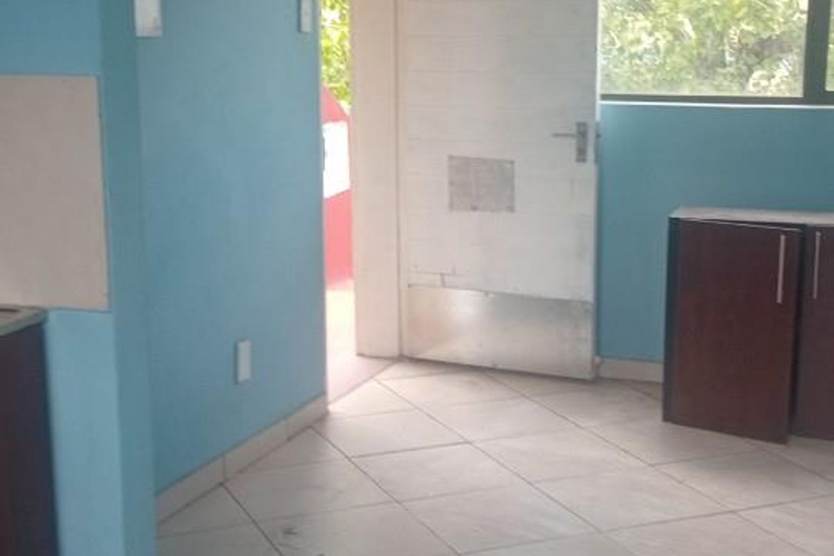 Apartment For Sale in Madadeni, Newcastle, KwaZulu Natal - Photo 2