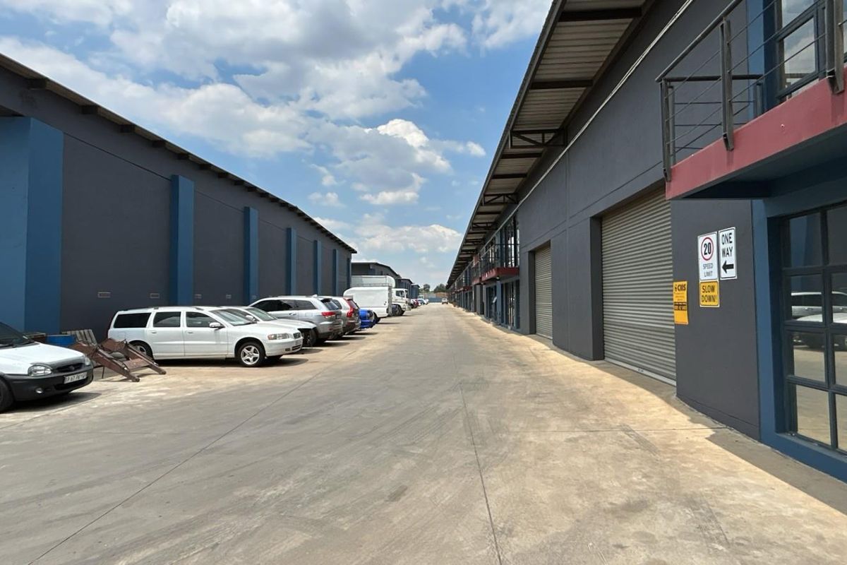334 sqm Warehouse To Let | Secure Park | 10 Minutes from OR Tambo - Photo 5